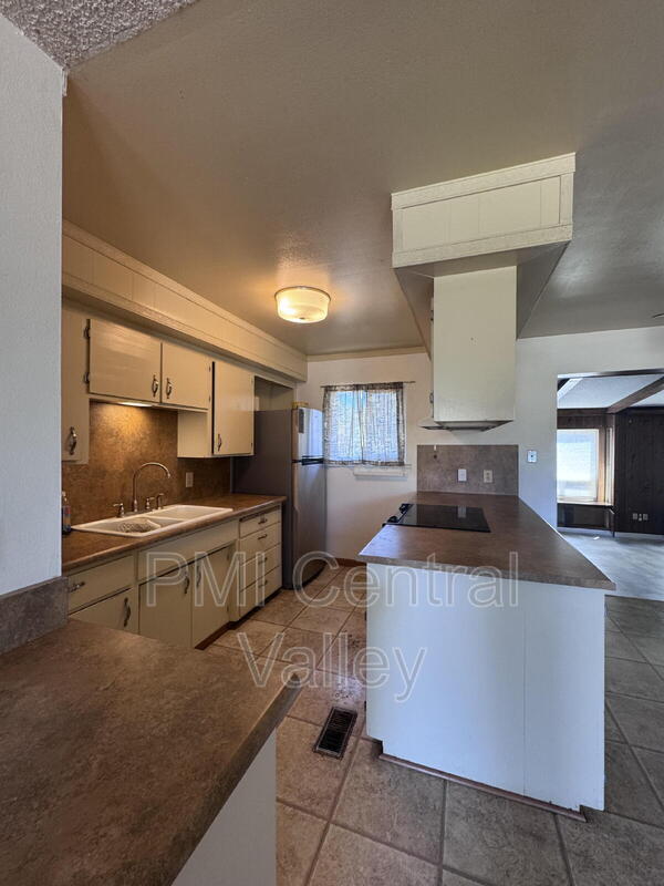 Foto del edificio - 4650 Dahlia Dr