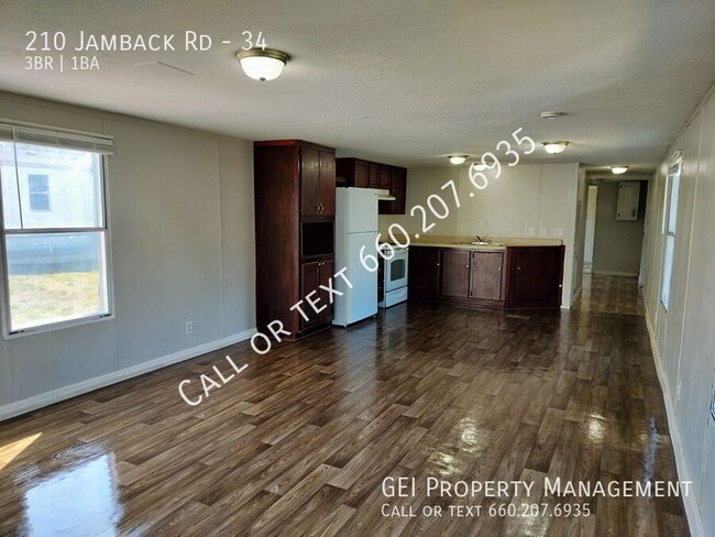 Building Photo - 210 Jamback Rd