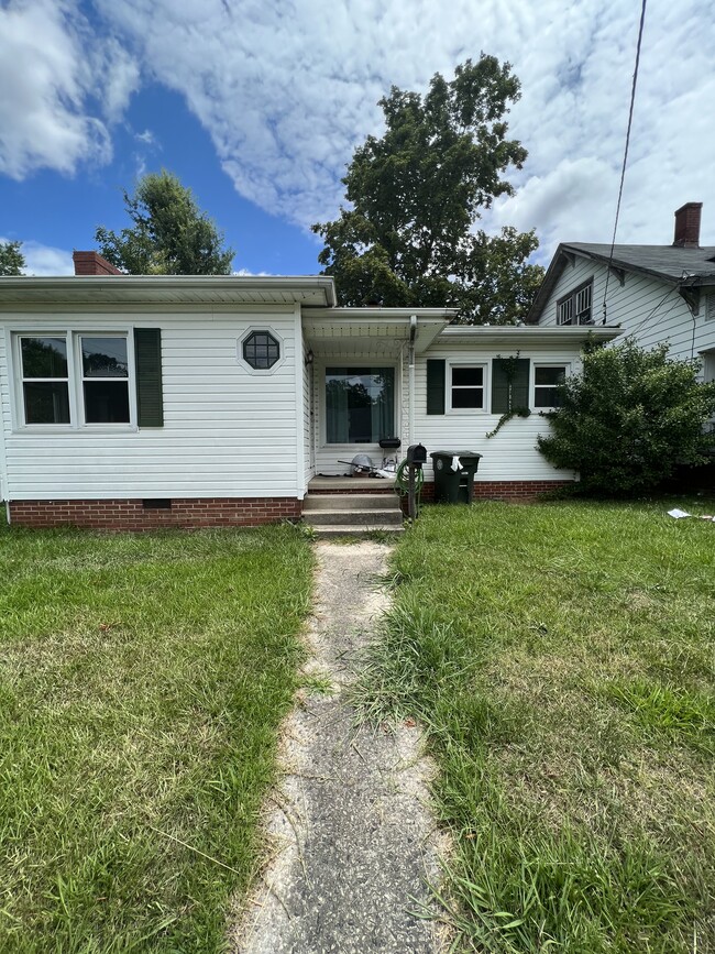 Building Photo - 428 W Henderson St