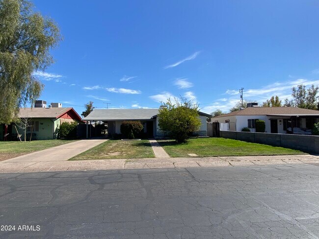 Foto del edificio - 1805 N 22nd St