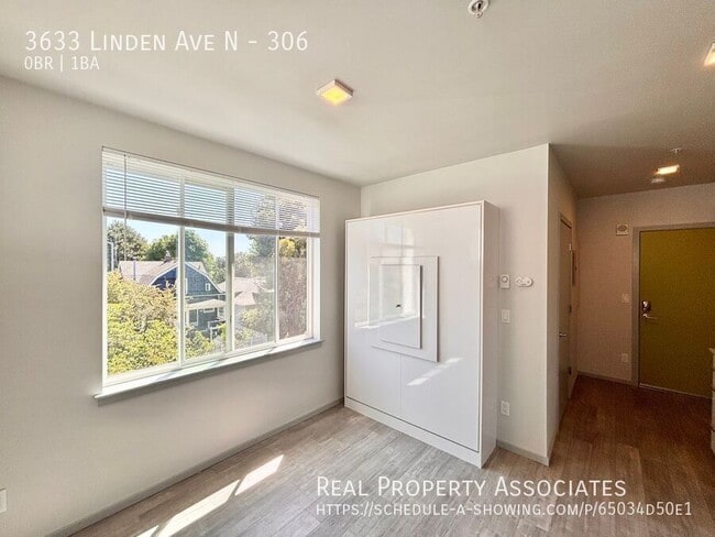 Interior Photo - Linden Ave
