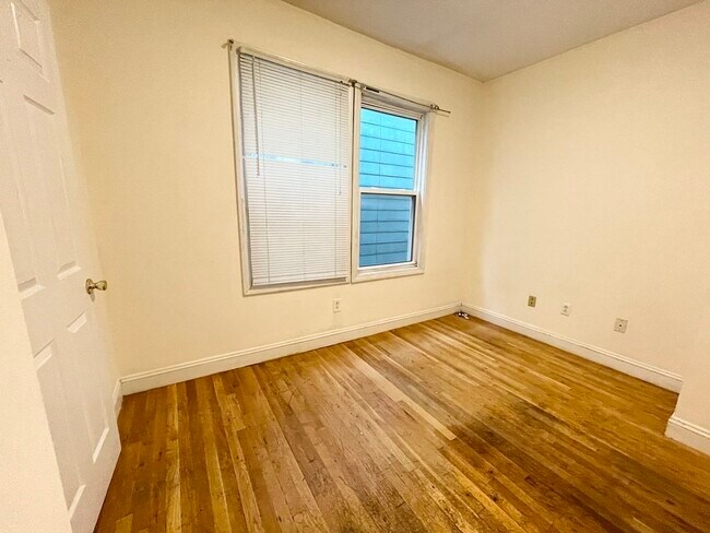 Foto del edificio - 723 Parker St