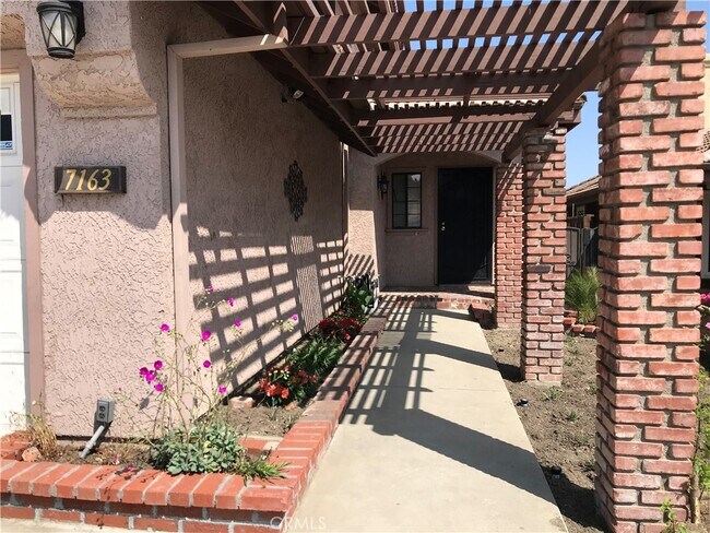 Foto del edificio - 7163 Summerfield Pl