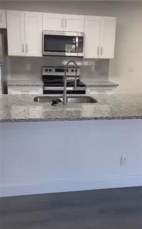 Foto del edificio - 643 Dory Ln