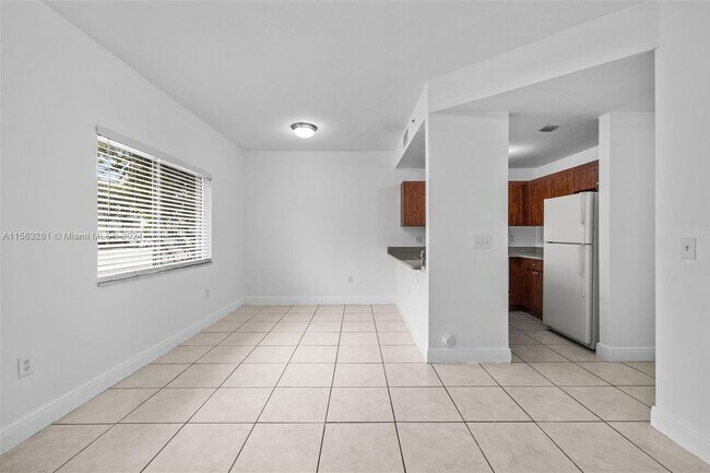 Foto del edificio - 2493 W 78th St