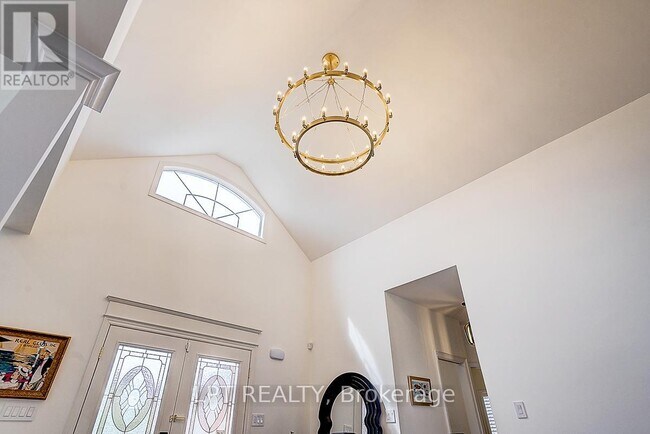 Photo du bâtiment - 585 Holgate Cir