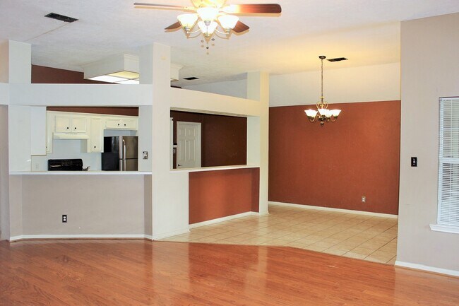 Foto del edificio - 312 Scenic Brook St