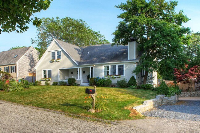 Beautiful, safe and fantastic location - 5 Maloney Ln