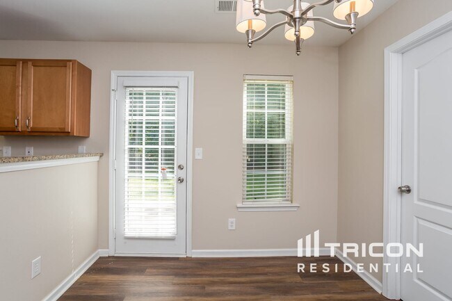 Foto del edificio - 130 Creek Way