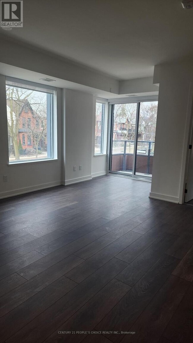 Photo du bâtiment - 5-215 Lakeview Ave