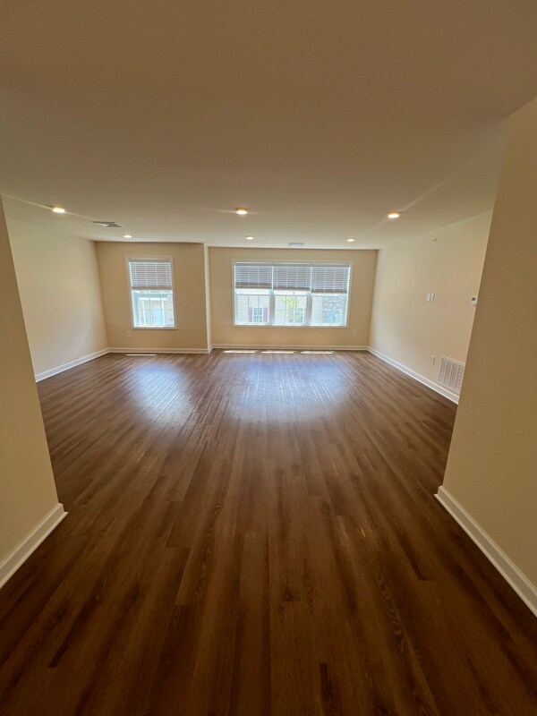 Foto principal - 540 Northend Dr