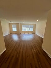 Building Photo - 540 Northend Dr