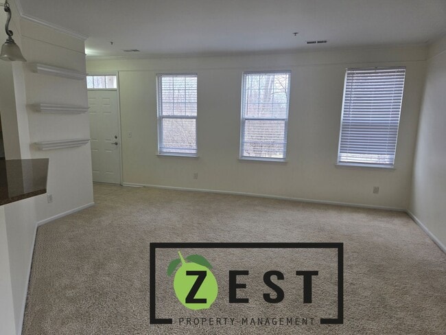 Building Photo - OPEN HOUSE 4/27 3-3:30 PM! First floor 2 Bed 2 Bath Condo with tons of amenities!