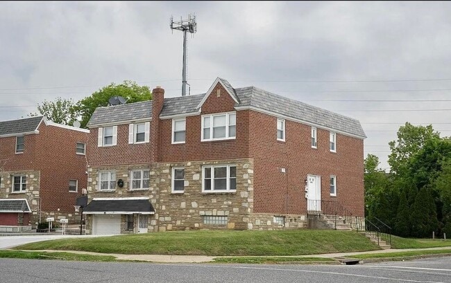 Building Photo - 1975 Beyer Ave