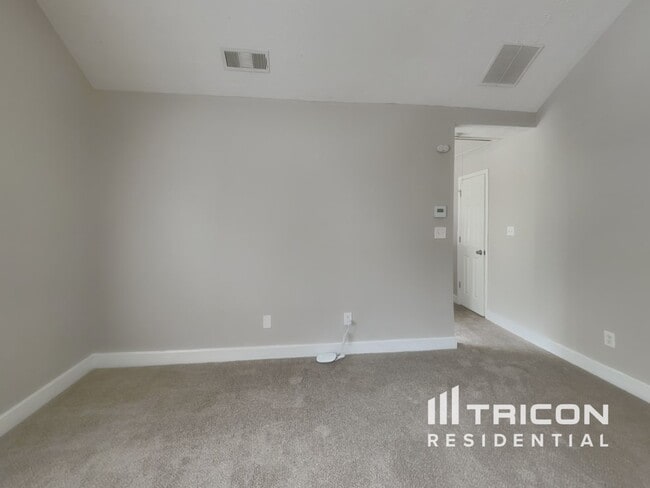 Building Photo - 7010 Red Maple Ln
