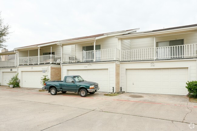 Foto del edificio - Buena Vista Townhomes