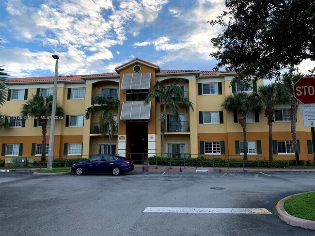 Building Photo - 7300 NW 114th Ave