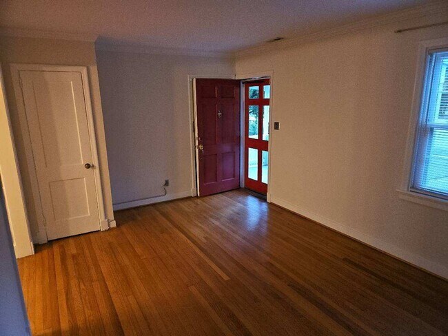 Building Photo - 4 Bedroom Cape with Fenced Back Yard!