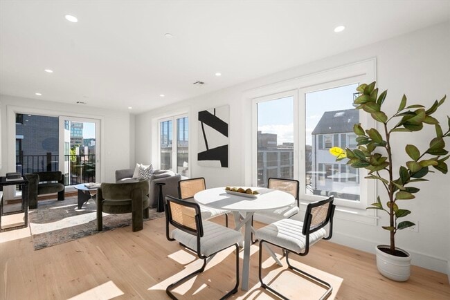 Building Photo - 90 A St