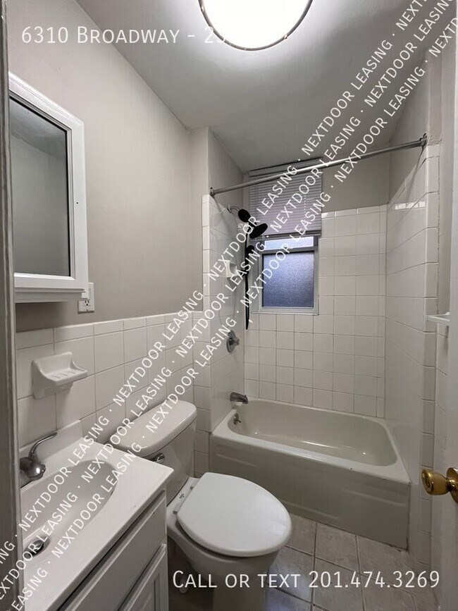 Foto del edificio - 6310 Broadway-23M