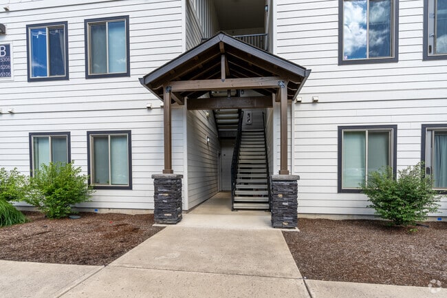 Building Entrance - Somerset Place