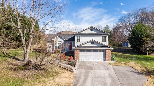 Foto del edificio - 722 Chapelwood Cir