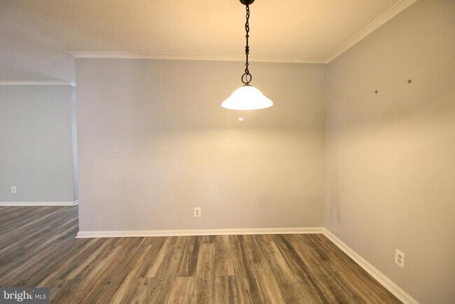 Building Photo - 12016 Golf Ridge Ct