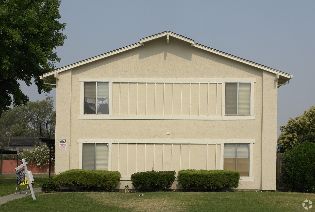 Foto principal - 2112 Spanos St