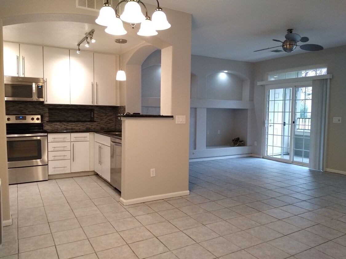Foto principal - Beautifull Spacious 2 Bedroom 2 Bath Townh...