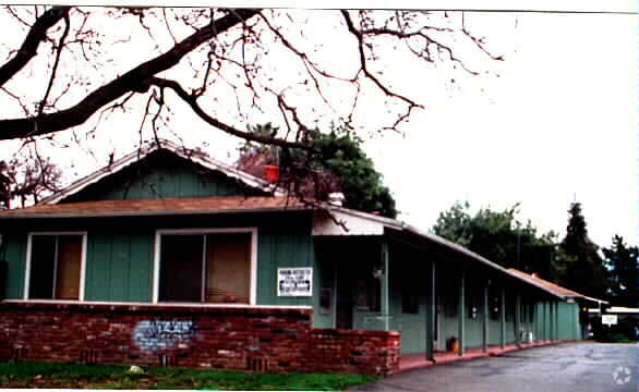 Foto principal - 368-388 S Buena Vista Ave