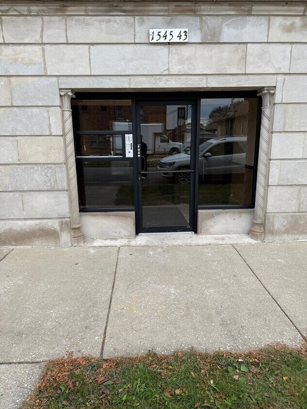 Primary Photo - 1545 E 85th St