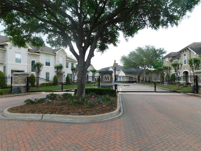 Building Photo - 4333 Lake Run Dr