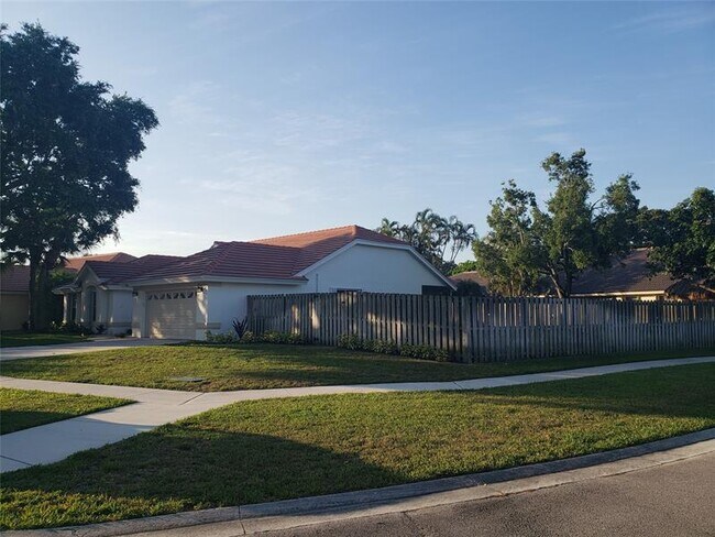 Foto del edificio - 6639 Hatteras Dr