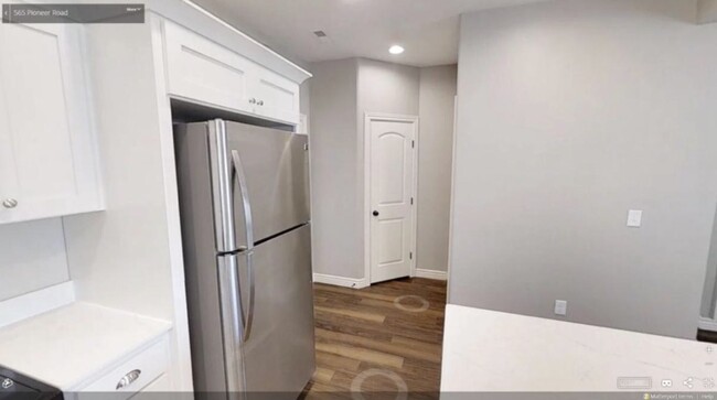 Main floor, kitchen and pantry - 565 Pioneer Rd