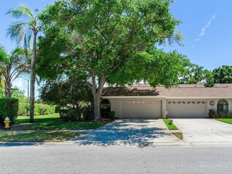 Primary Photo - 5598 Salem Square Dr S