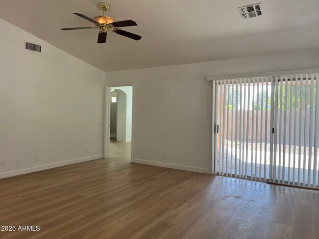 Foto del edificio - 262 S Springs Dr