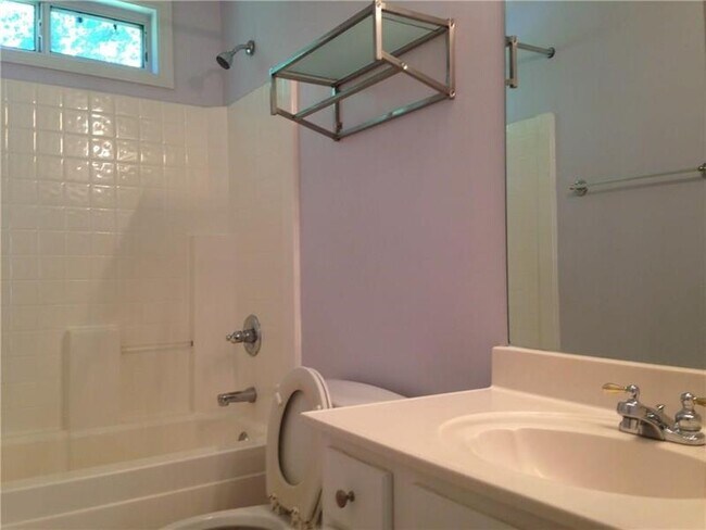 Building Photo - 4580 Bradstone Trace NW