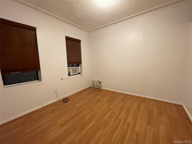 Foto del edificio - 90 Main St