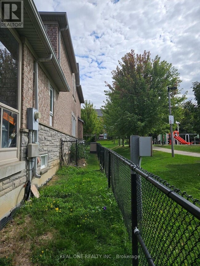 Building Photo - 67 Ellesmere St