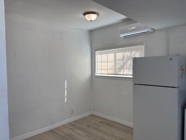 Foto del edificio - 3660 Roosevelt St