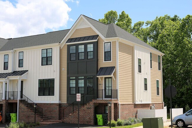 Foto del edificio - Dog-Friendly Townhouse Just South of Downtown Charlottesville