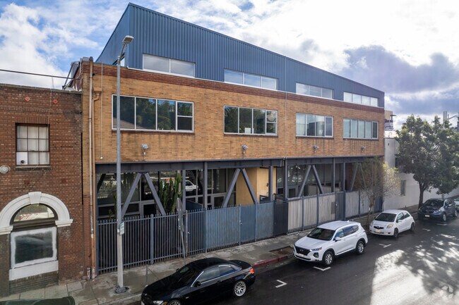 Building Photo - 116 S Hewitt St