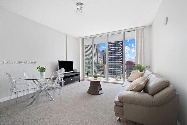 Foto del edificio - 79 SW 12th St