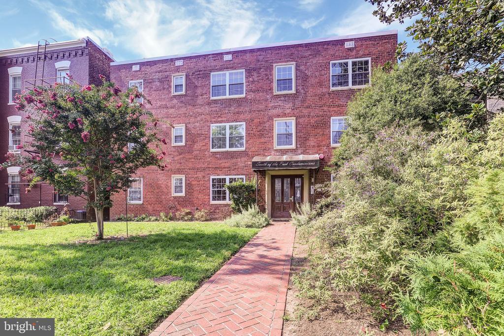 Foto principal - 1411 Massachusetts Ave SE