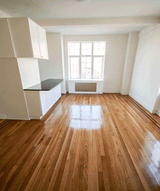 Primary Photo - 32 E 3rd St