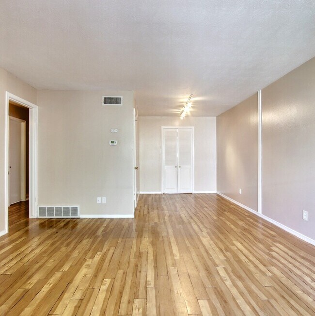 Foto del edificio - 3903 Hawthorne Ave