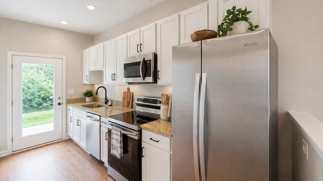 Building Photo - 802 Levitan Dr