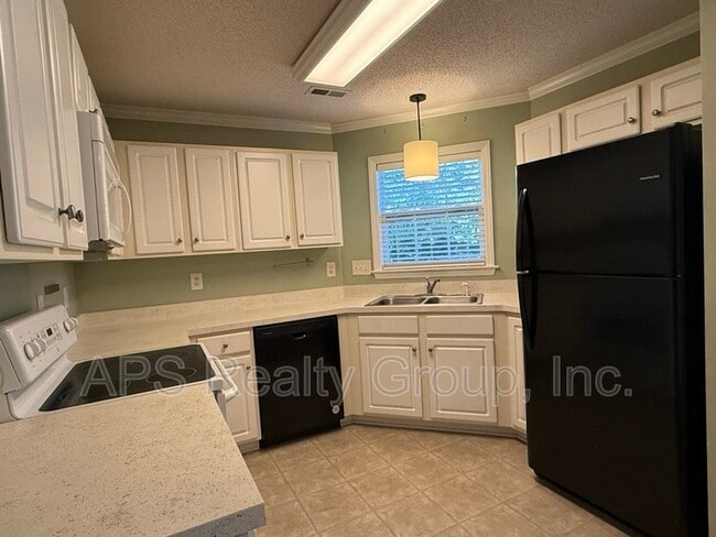 Foto del edificio - 130 Shallowford Reserve Dr