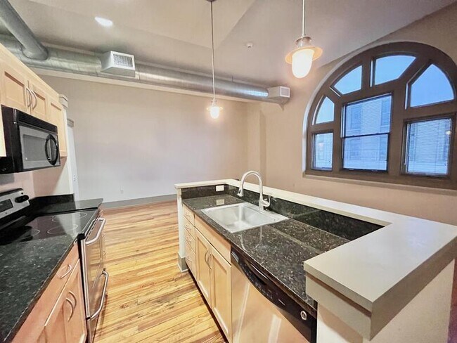 Foto del edificio - 739 Hamilton St