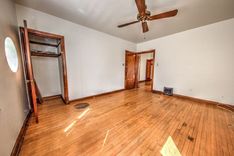 Primary Photo - 4257A Bates St
